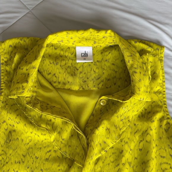 CAbi Yellow Sleeveless Tank Blouse with Ruffle Detail Collar and Buttons - Picture 2 of 8
